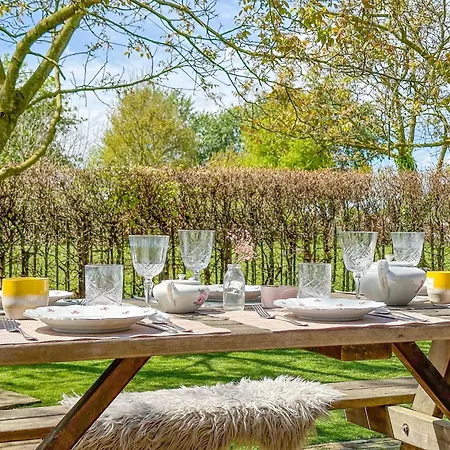 Holiday home Meidoornhoeve