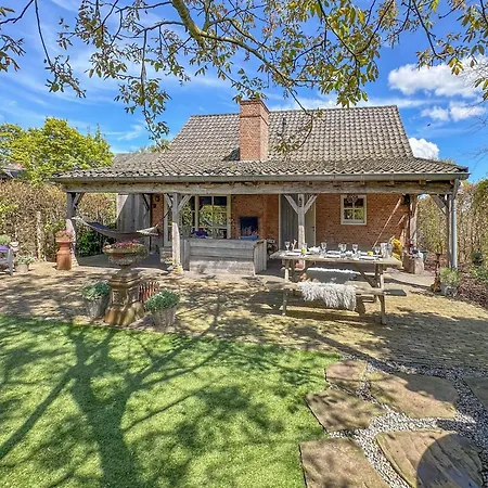 Meidoornhoeve Holiday home *